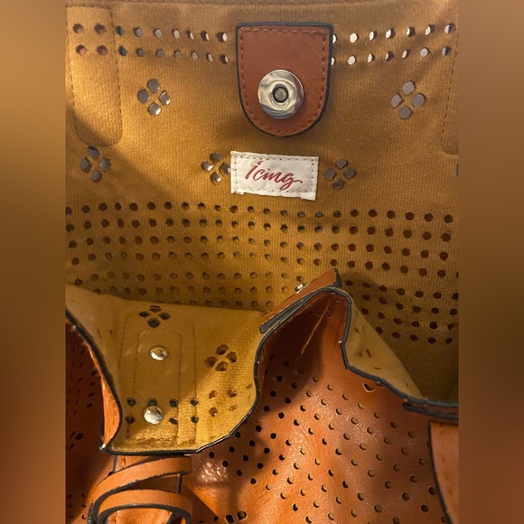 Icing Handbag - Picture 3 of 3